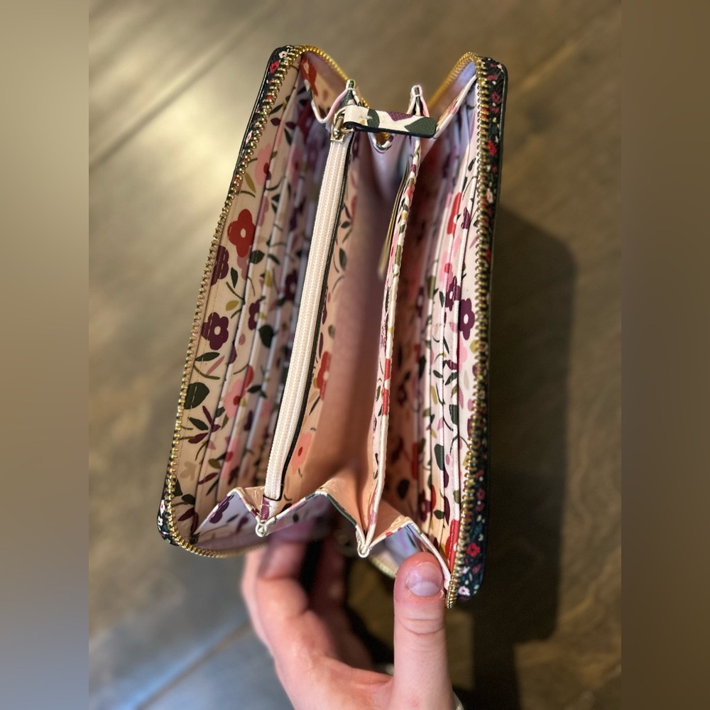 Kate Spade New York | Cameron Street Boho Floral Lacey Wallet - Picture 3 of 6